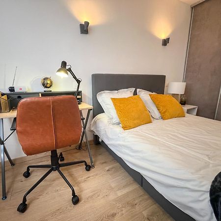 Meuble Classe 3 Etoiles Centre Ville De 세렛 외부 사진